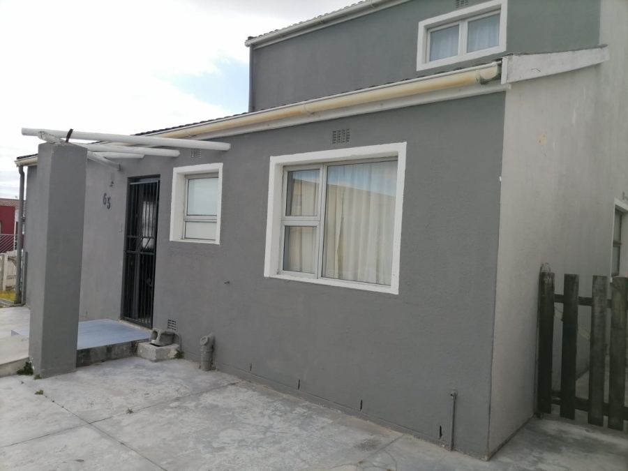  Bedroom Property for Sale in Eastridge Western Cape